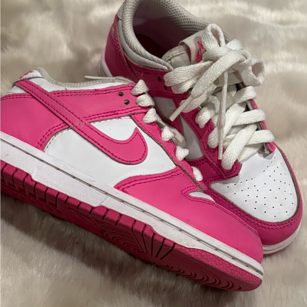Nike Kids Sneakers in Pink and White